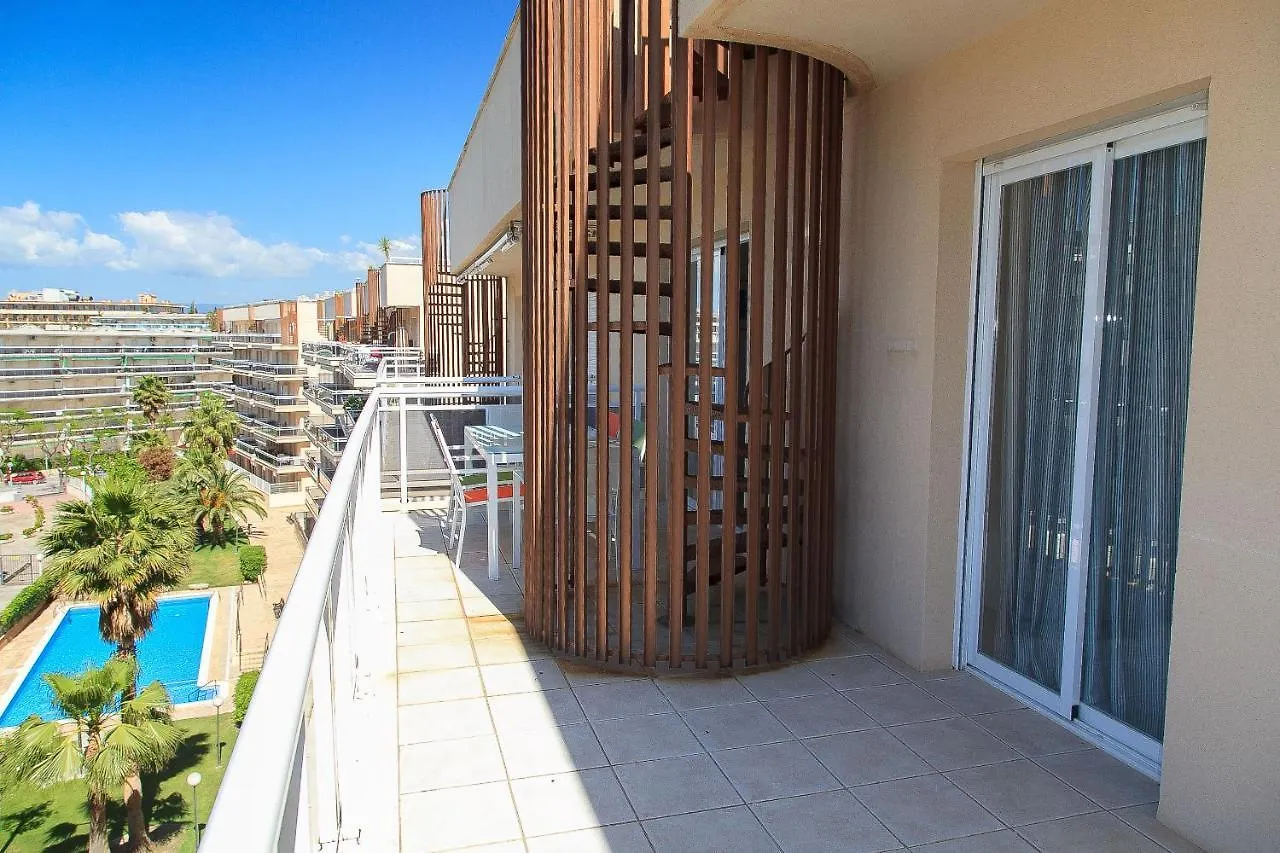 Uhc Ventura Park Apartments サロウ